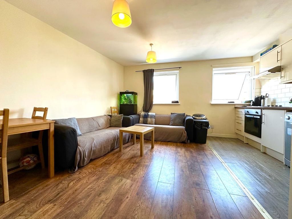 Property photo 3 of 21