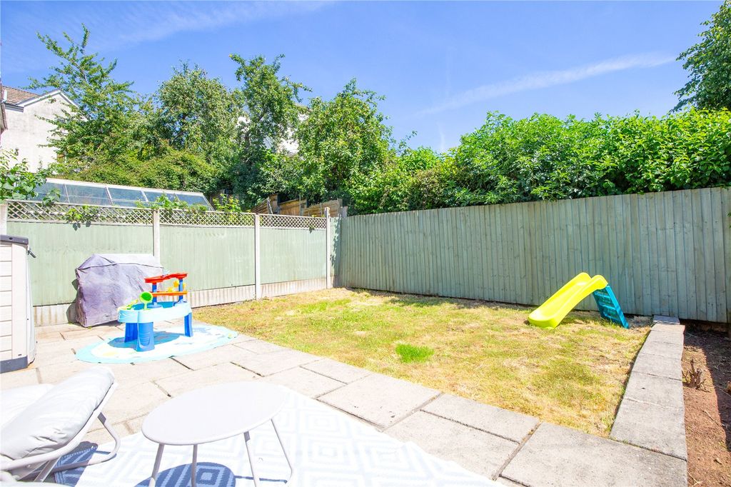 Property photo 3 of 32 Picture No. 05
