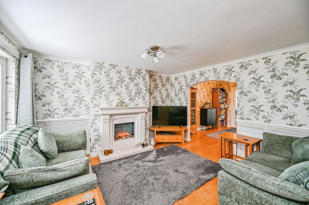 Property photo 3 of 18 Pbox-Img.Jpg