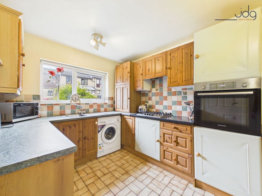 Property photo 3 of 13 Kitchen