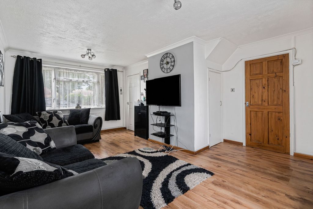 Property photo 3 of 19