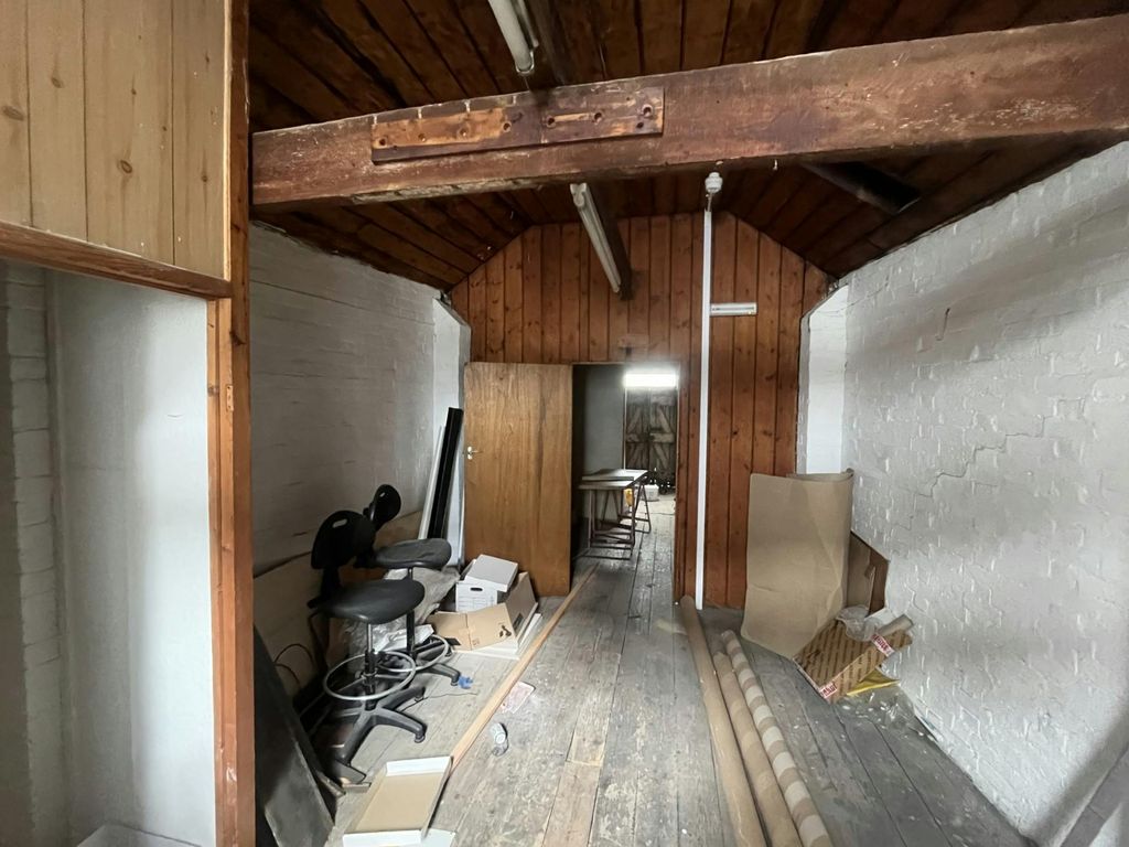 Property photo 2 of 2 Thumbnail_Img_5730.Jpg