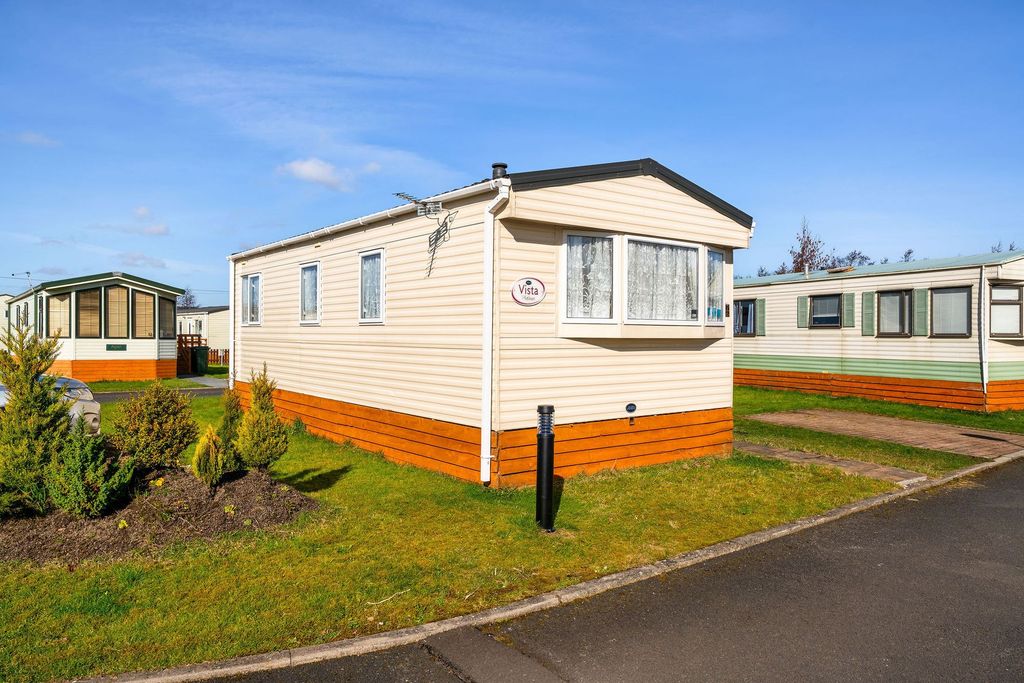 Property photo 1 of 17 External