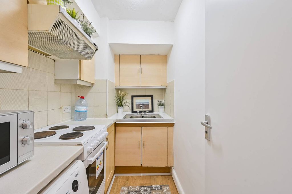 Property photo 3 of 4