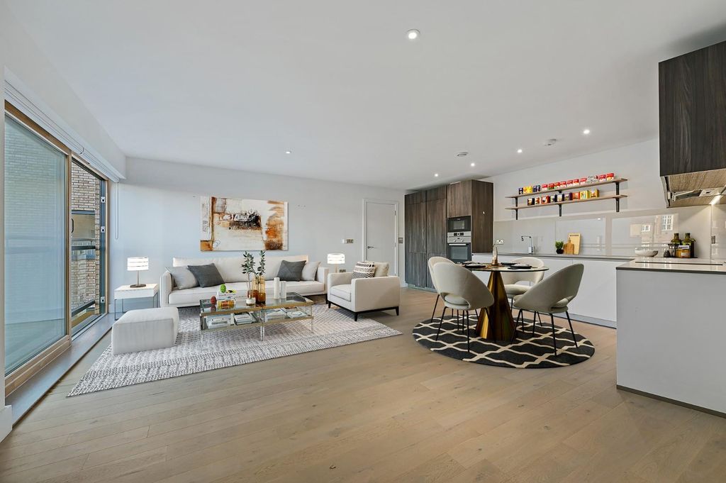 Property photo 1 of 10 Fbl - Regent Court - Receptionc3 (1).Jpg