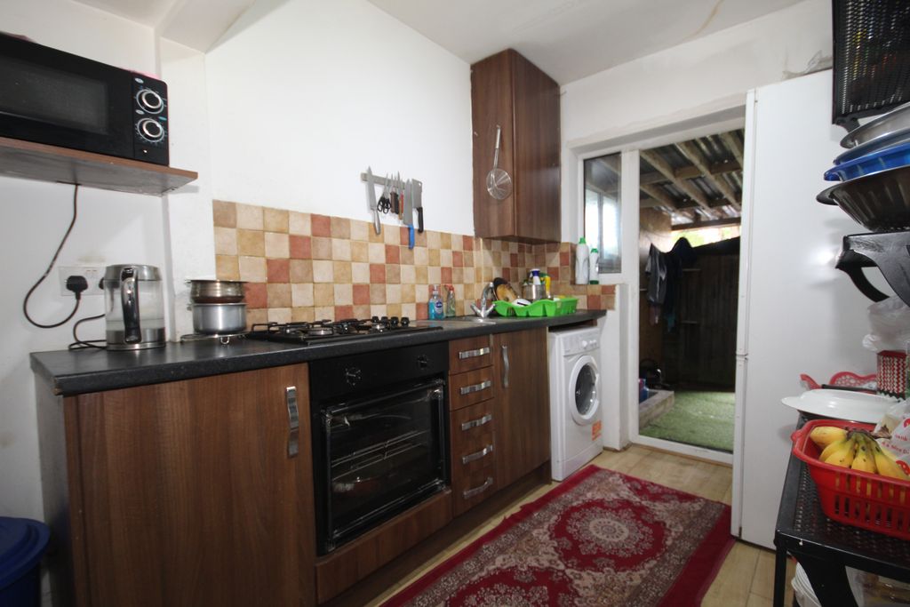 Property photo 3 of 8 Gallery