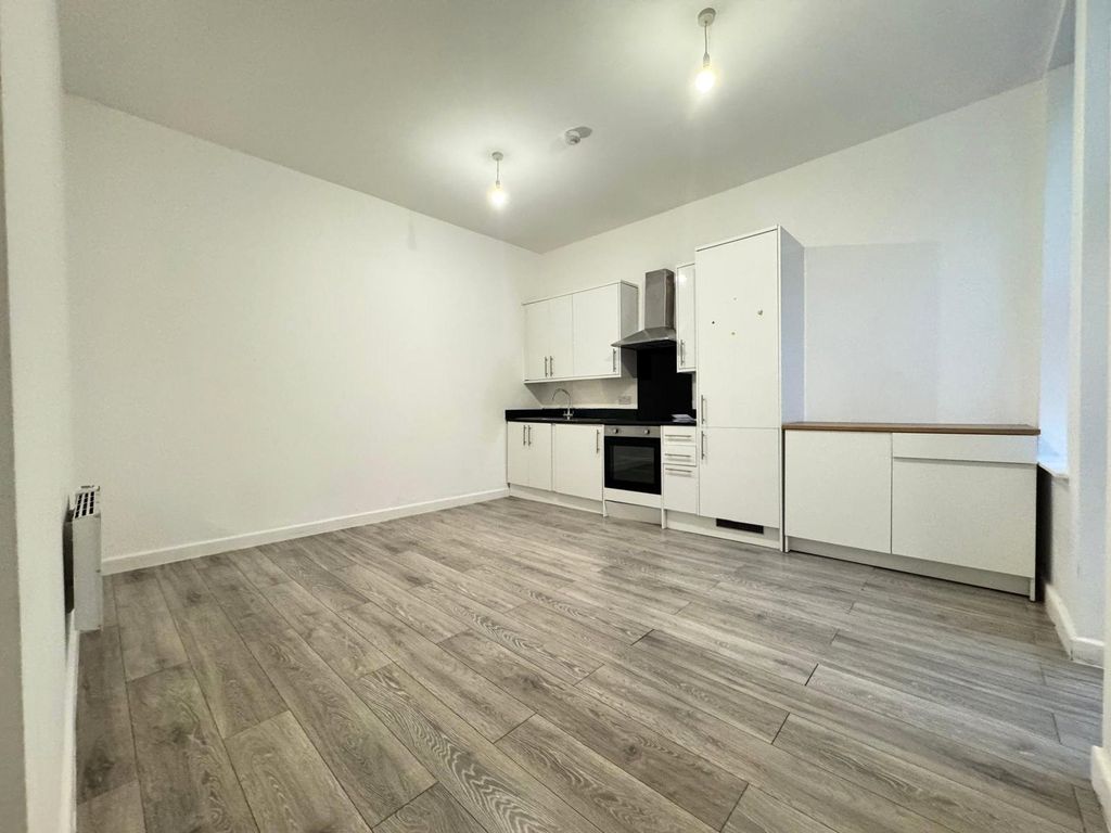 Property photo 2 of 7 Picture No. 11