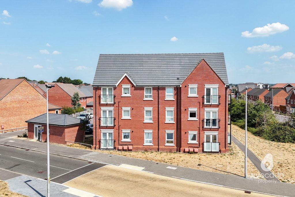 Property photo 1 of 12 5285462