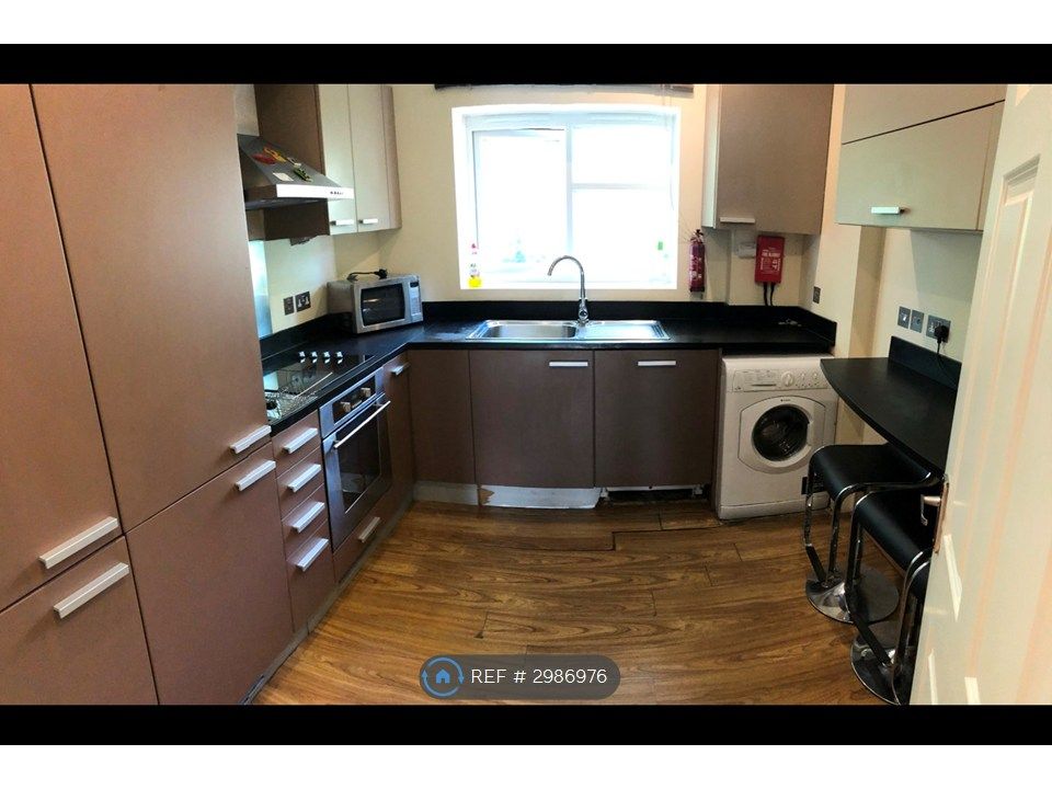 Property photo 2 of 15 Kitchen