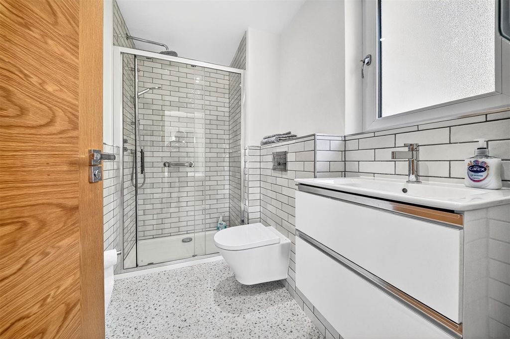 Additional image 9 of 2 bed flat for saleDrummond Hill, Inverness IV2