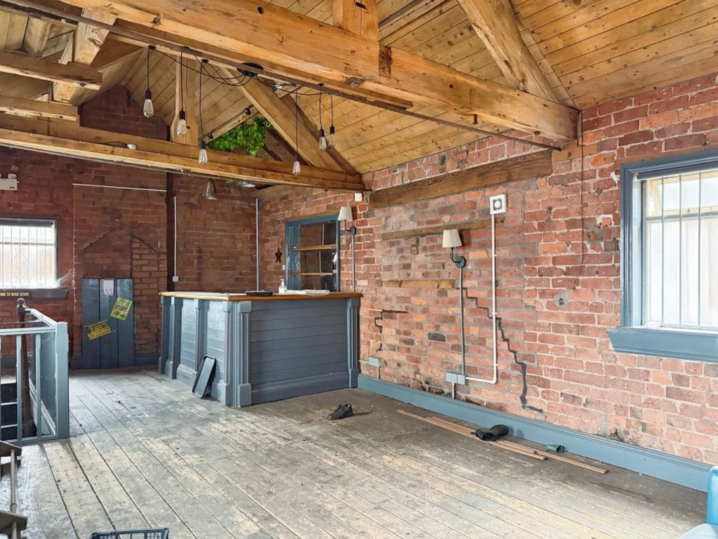 Property photo 3 of 18 Pbox-Img.Jpg