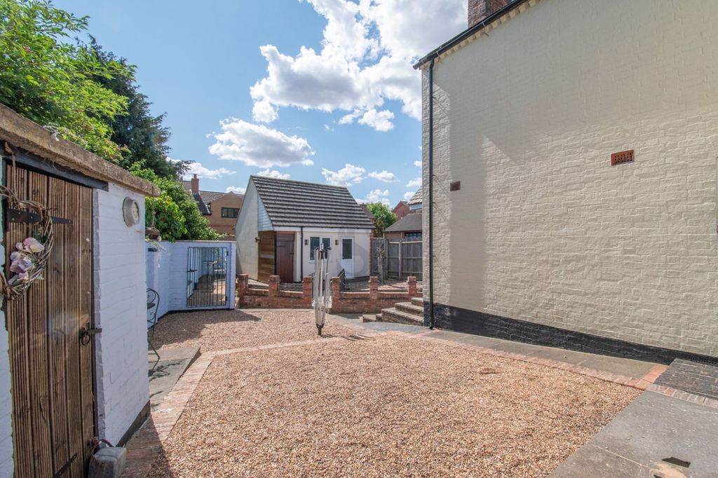 Property photo 3 of 16