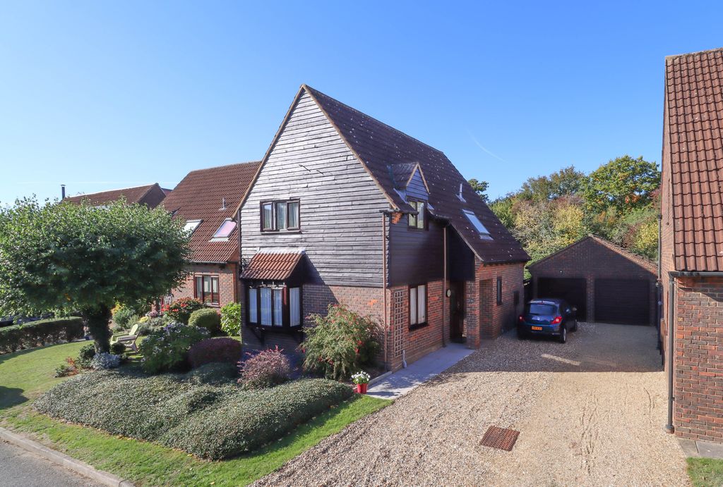 Property photo 1 of 19 External