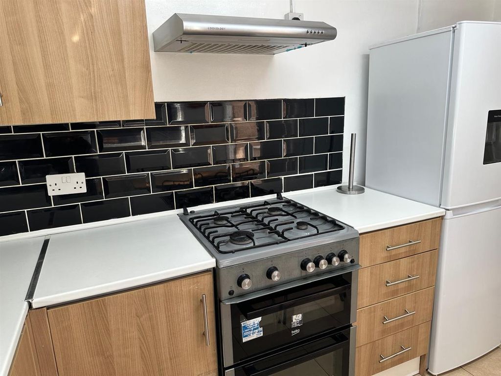 Property photo 2 of 7 F47253B2-0c39-4696-896B-3F235F9Cbb79.Jpg