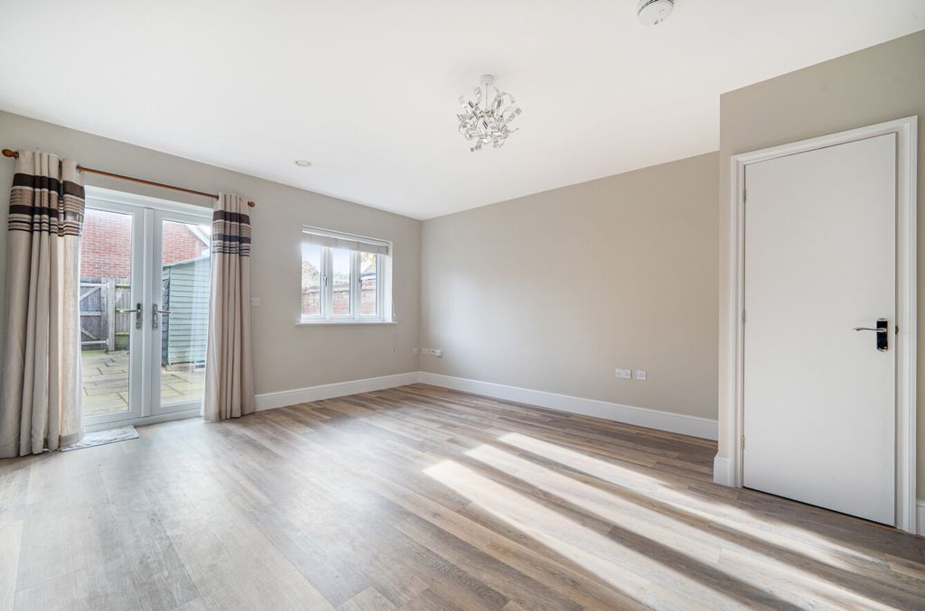 Property photo 2 of 27 1414875-19-698c92...