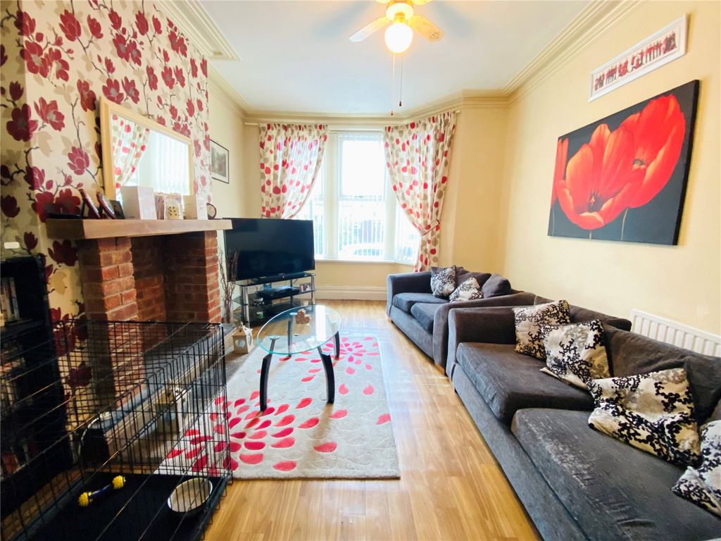 Property photo 2 of 10