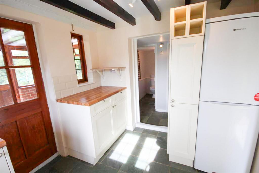 Property photo 3 of 17 Kitchen