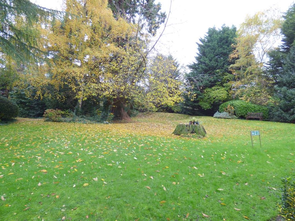 Property photo 3 of 11 Photo 2