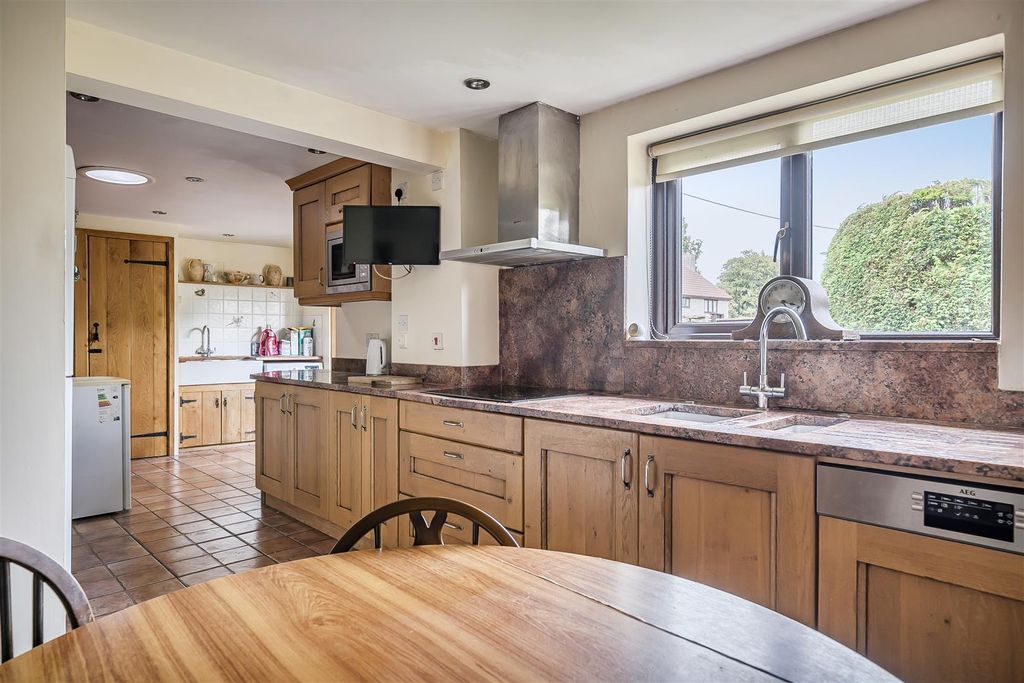 Property photo 2 of 22 1354721-18-68cc25Ba780d5.Jpg