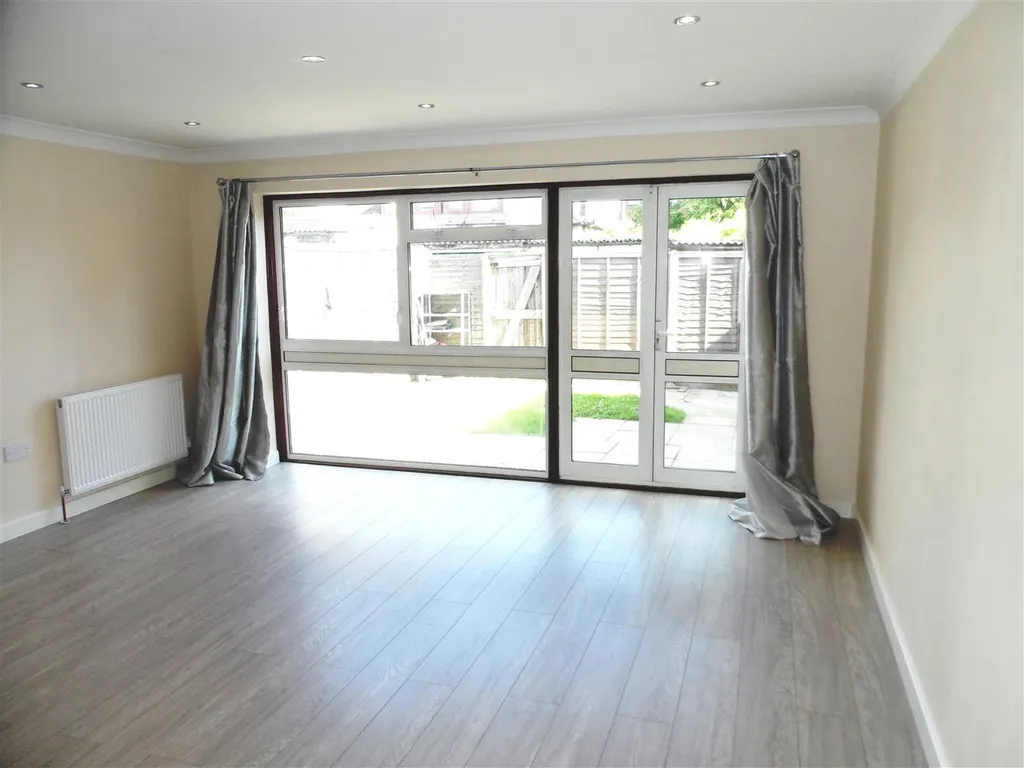 House in London, London Borough of Harrow - View 3
