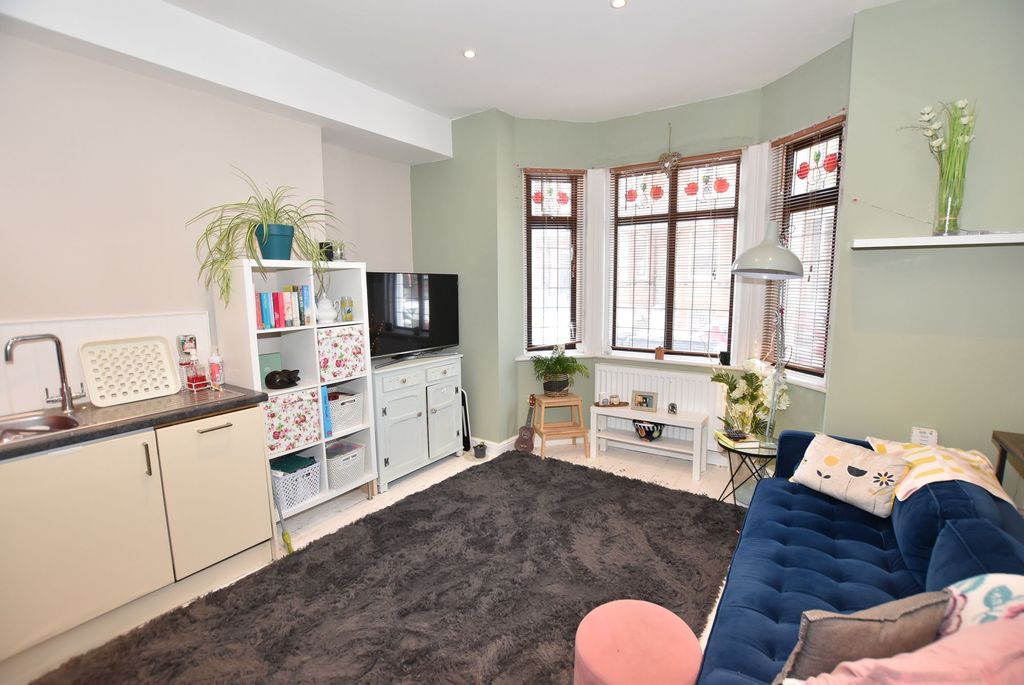 Property photo 2 of 12