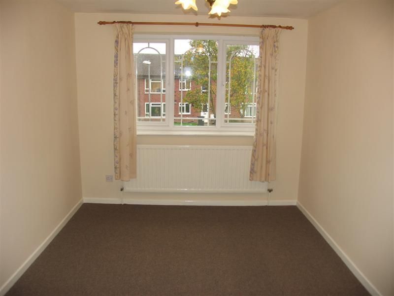 Property photo 2 of 6 31 Haddon Way Bed 1.Jpg