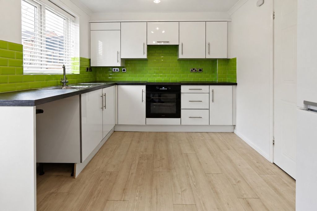 Property photo 3 of 13 Kitchen