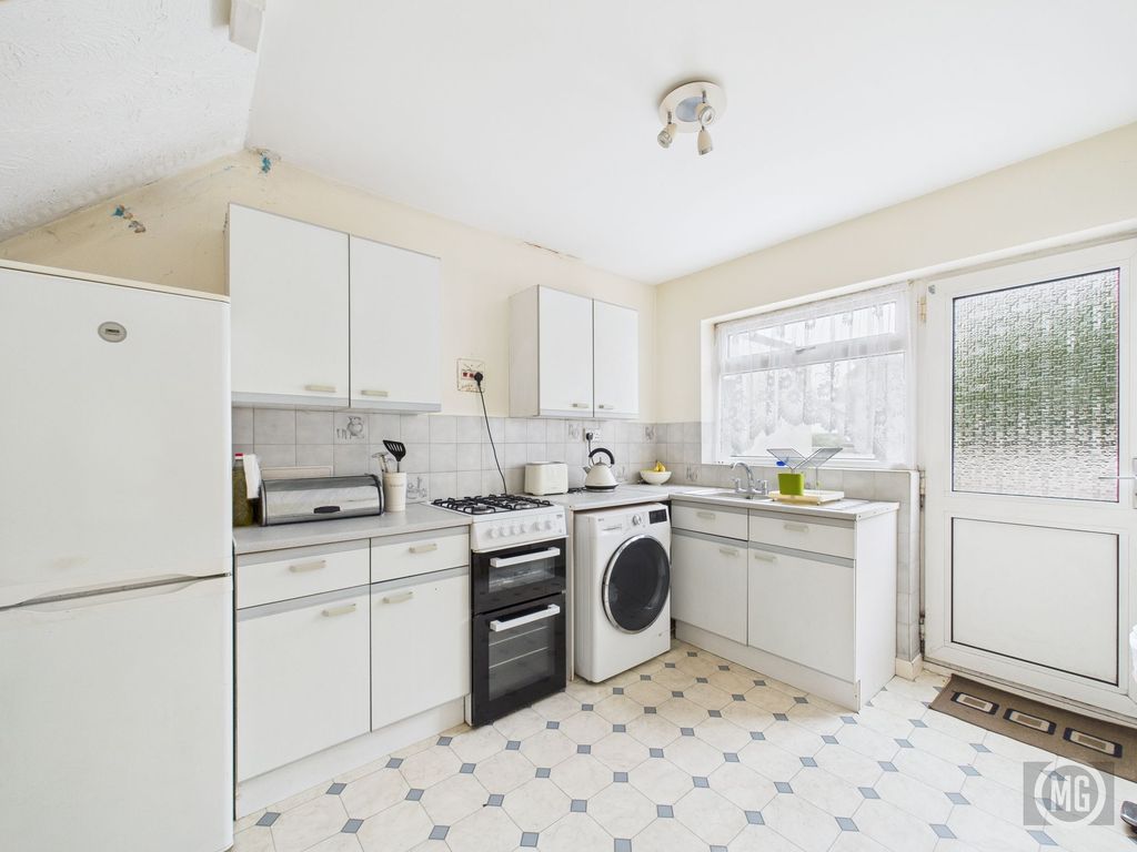 Property photo 3 of 16 Kitchen