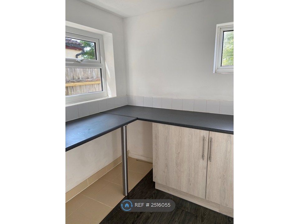 Property photo 3 of 13 Utility Room