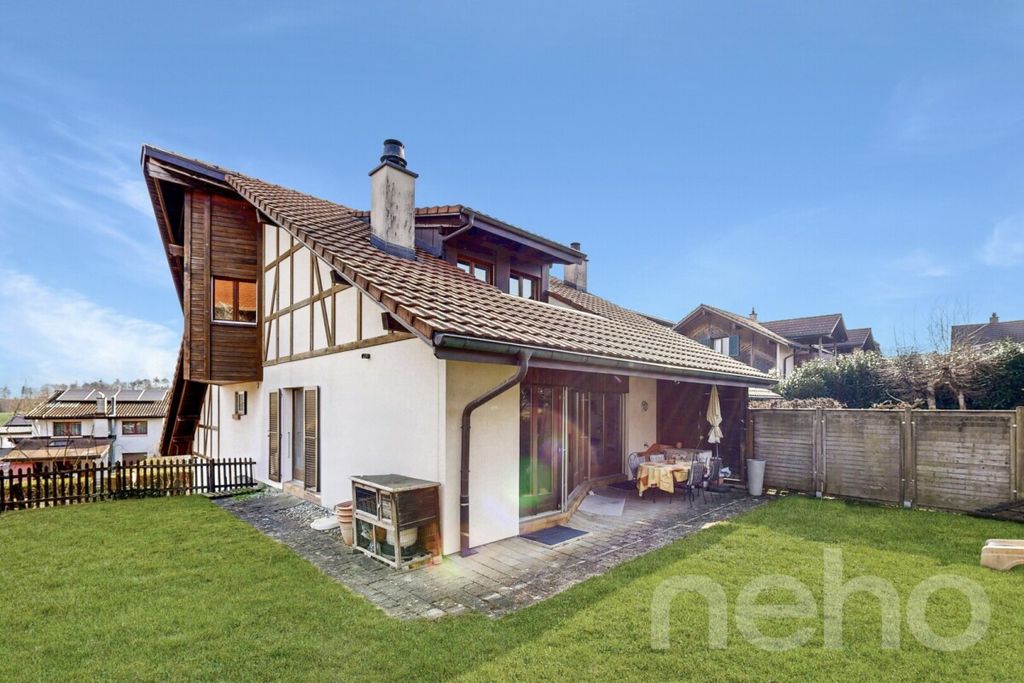 Property photo 2 of 12