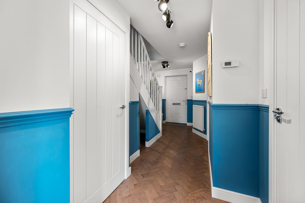 Property photo 3 of 26