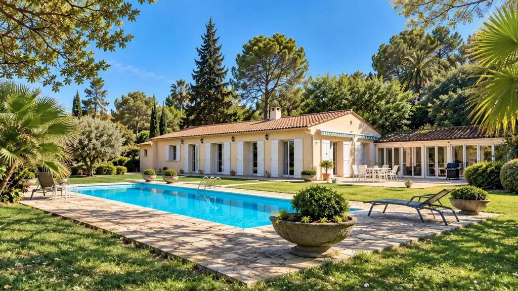 Property photo 1 of 10 House For Sale In Mougins – Private Gated Domain Exceptional Potential