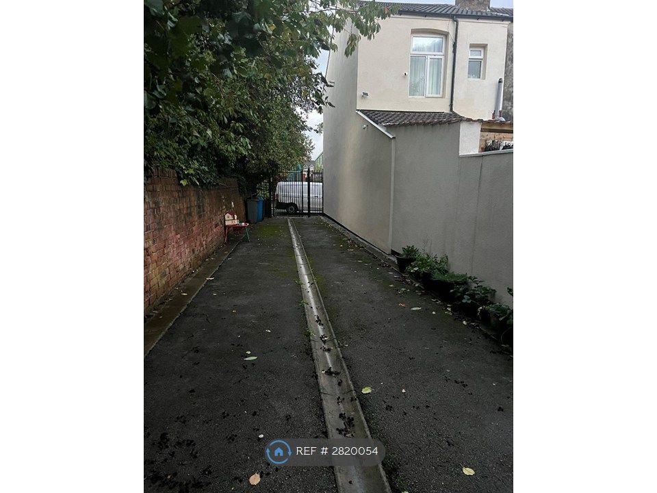 Property photo 3 of 21