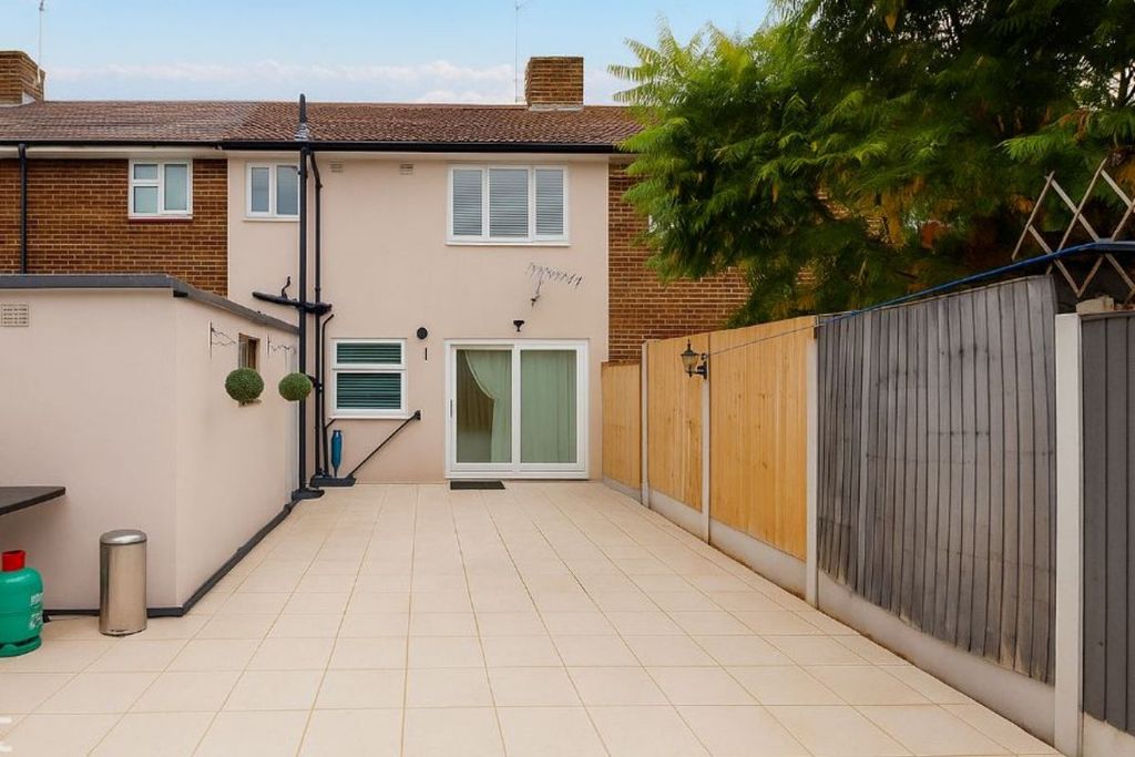 Property photo 3 of 3