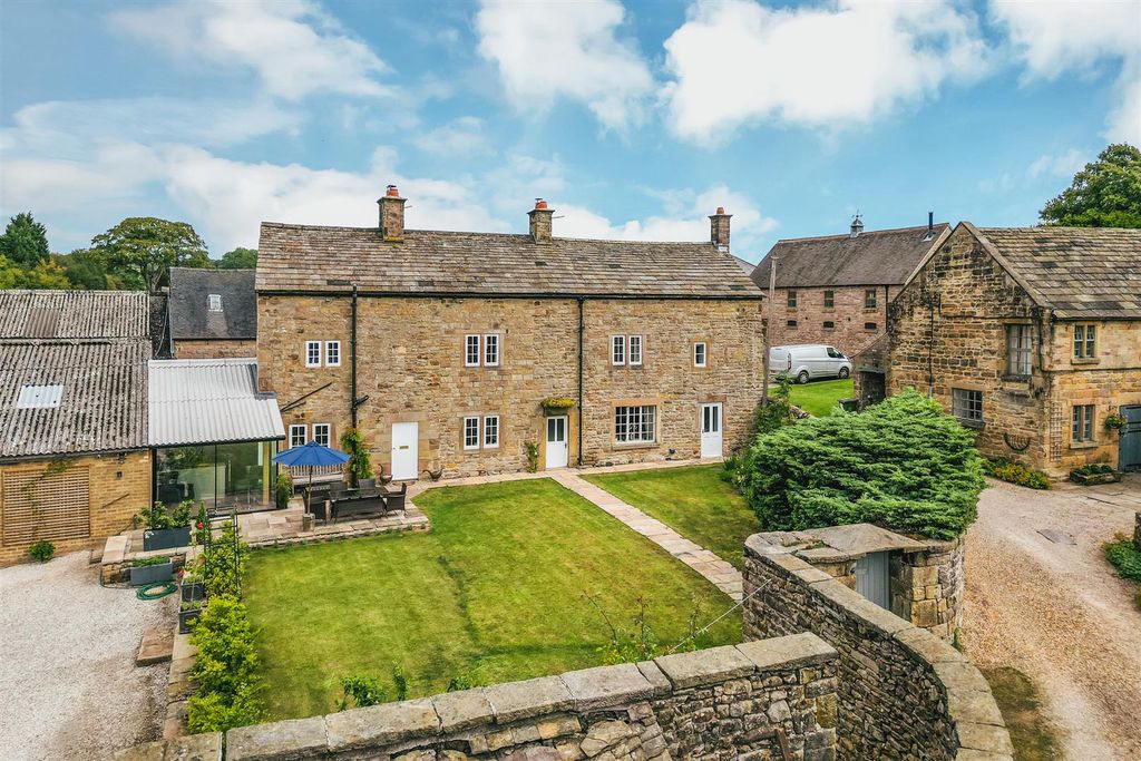 Property photo 1 of 34 Exterior And Gardens
