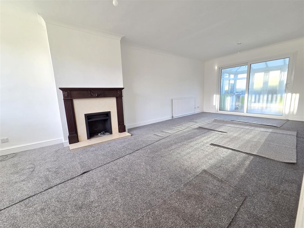 Property photo 3 of 14 Lounge Diner