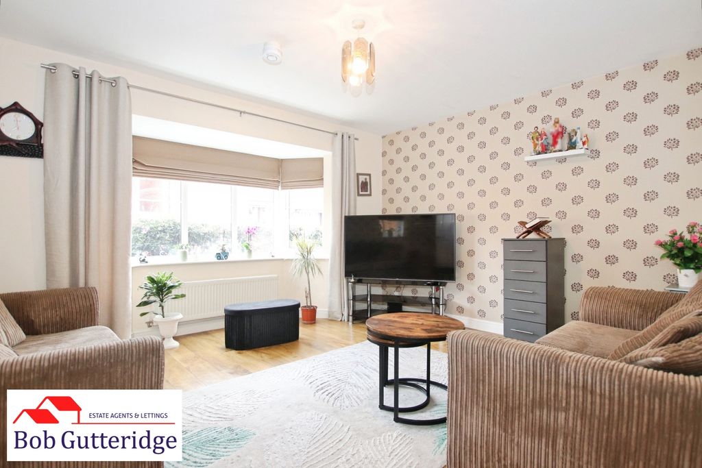 Property photo 2 of 36 Bay-Fronted Lounge