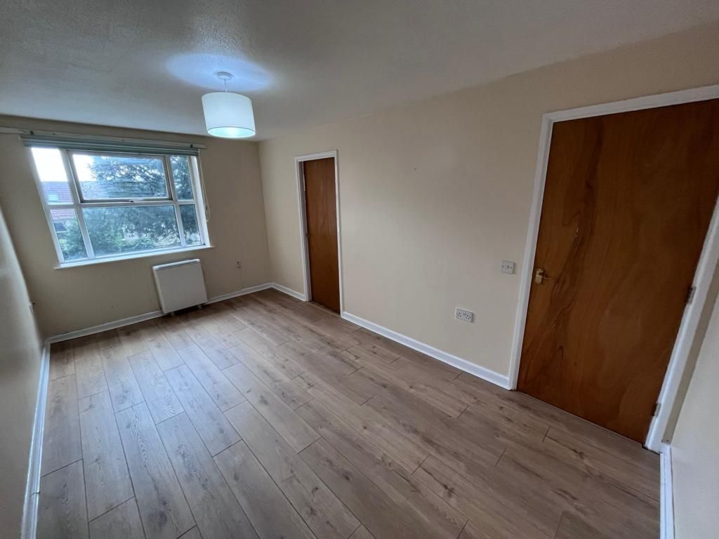 Property photo 2 of 6 Lounge