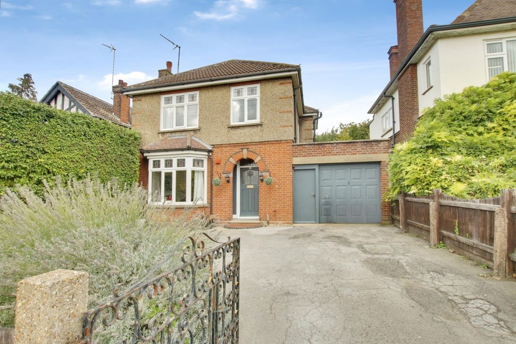 Property photo 1 of 18