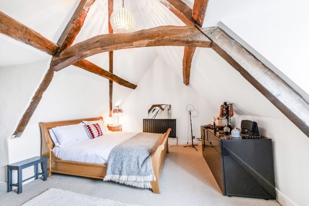 Property photo 3 of 20