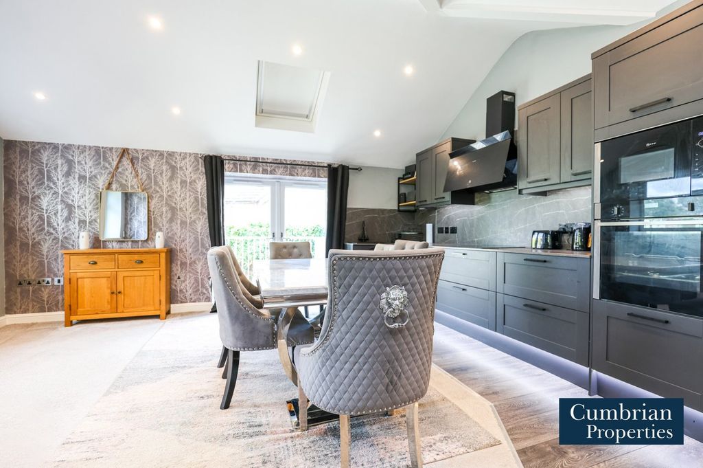 Property photo 2 of 26 Dining Kitchen