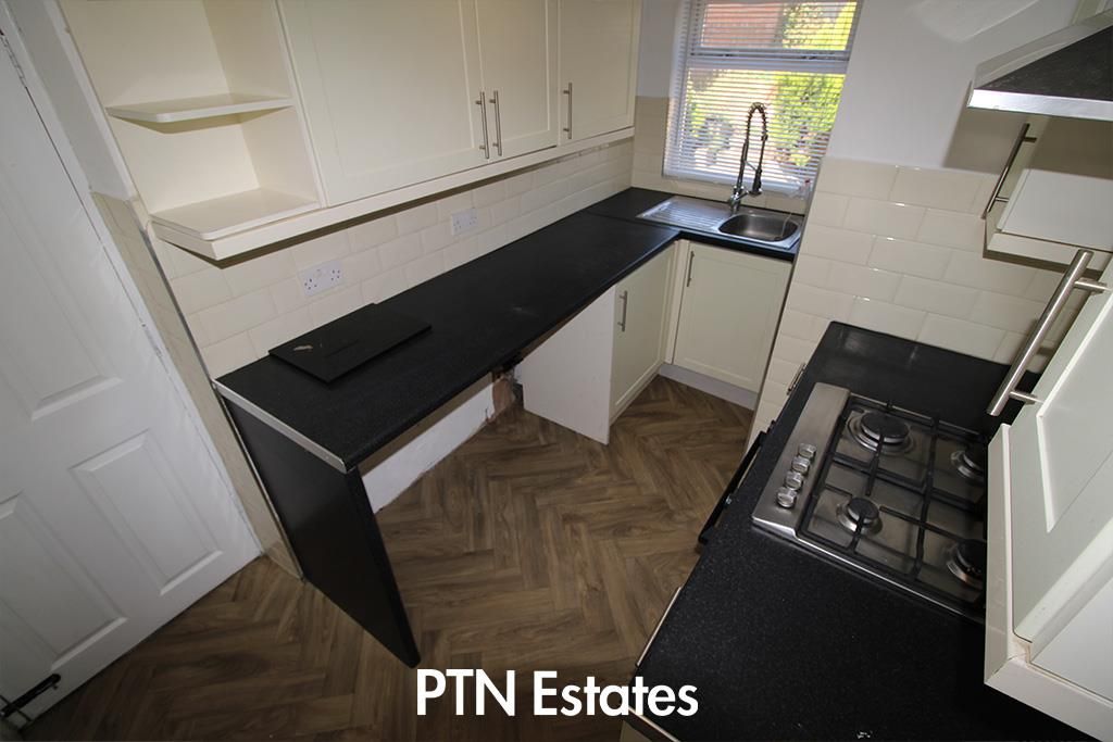 Property photo 3 of 10 Kitchen.Jpg