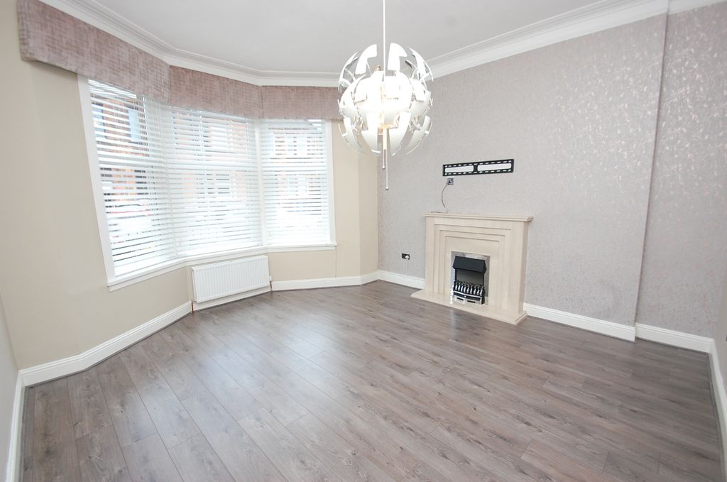Property photo 2 of 17 4606973