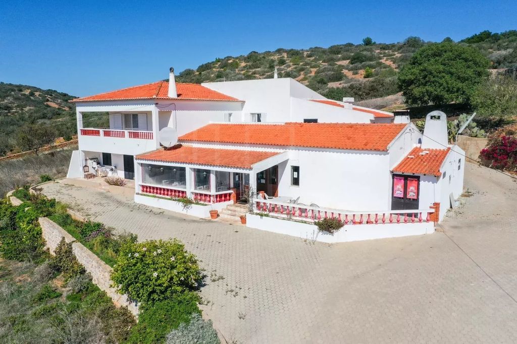 Property photo 1 of 52