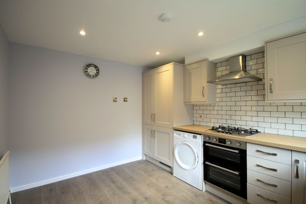 Property photo 3 of 10 Photo 03