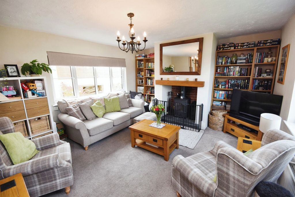 Property photo 2 of 17