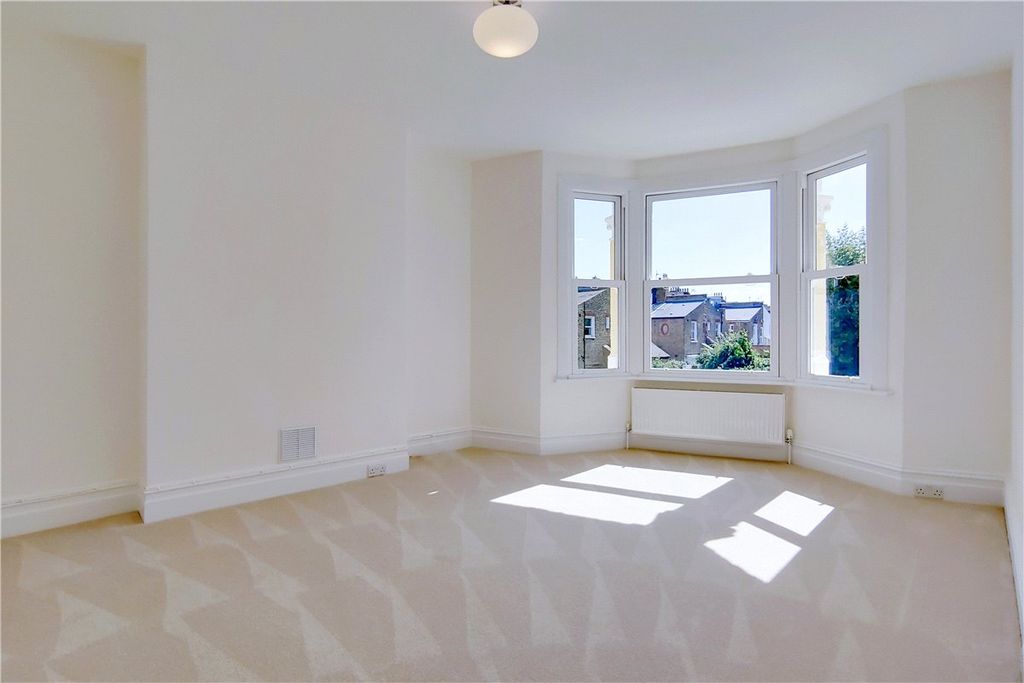 Property photo 3 of 13 Picture No. 22