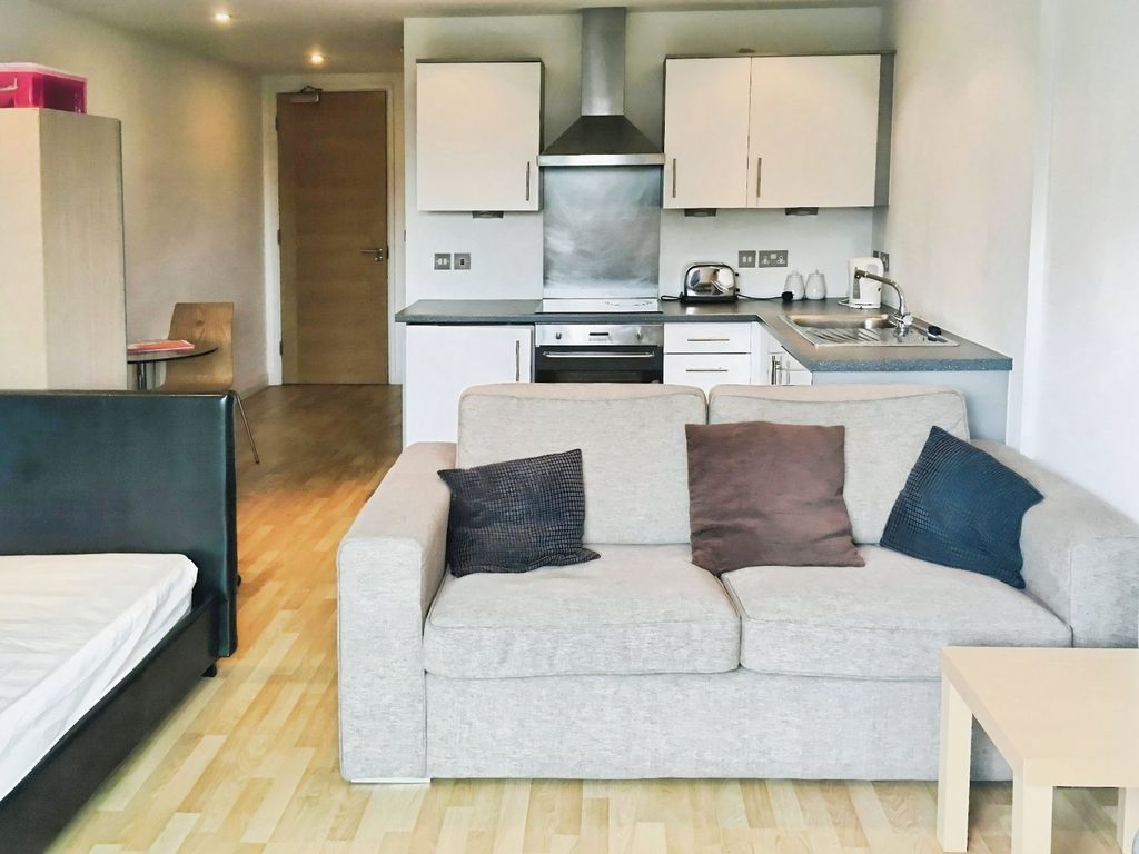 Property photo 2 of 8 Picture No. 17