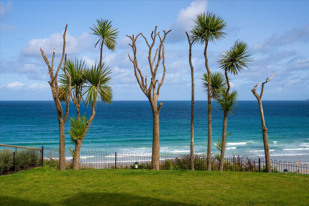 Property photo 2 of 24 Image