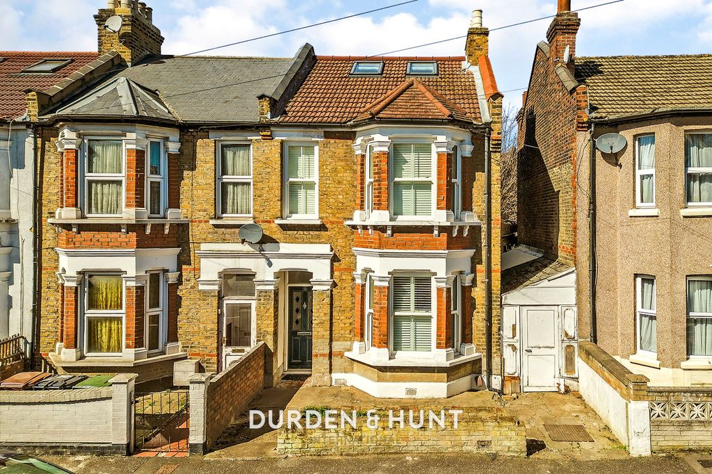 Property photo 1 of 28